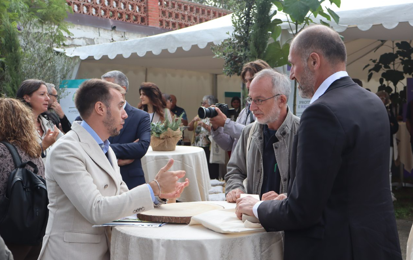 Il Dott. Daniele Berruti con il Prof. Stefano Mancuso a Scapigliato