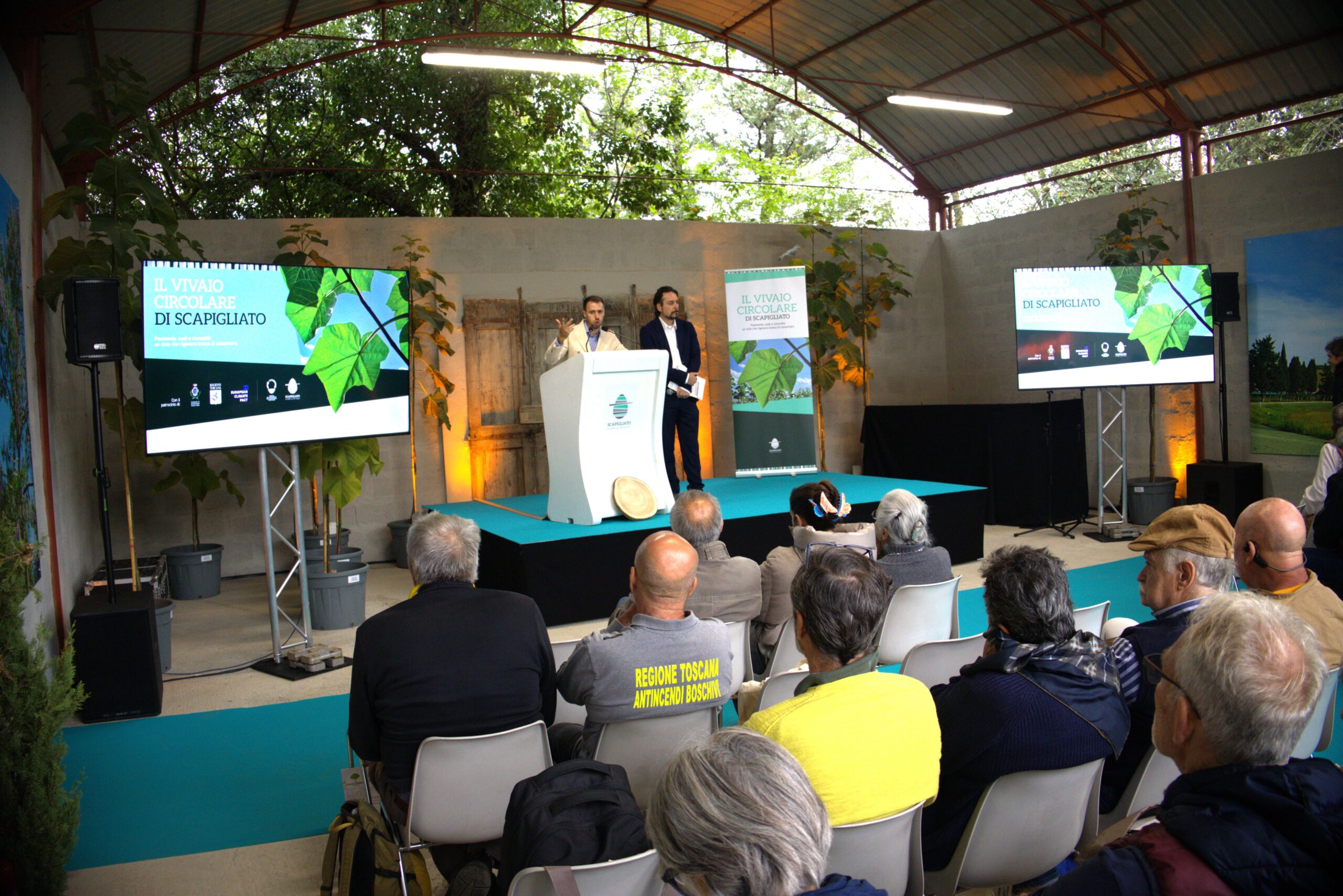 Il Dott. Daniele Berruti e Marcello Merlino durante la presentazione del progetto Paulownia